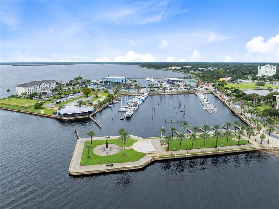 For Sale: $330,000 (1 beds, 2 baths, 1247 Square Feet)