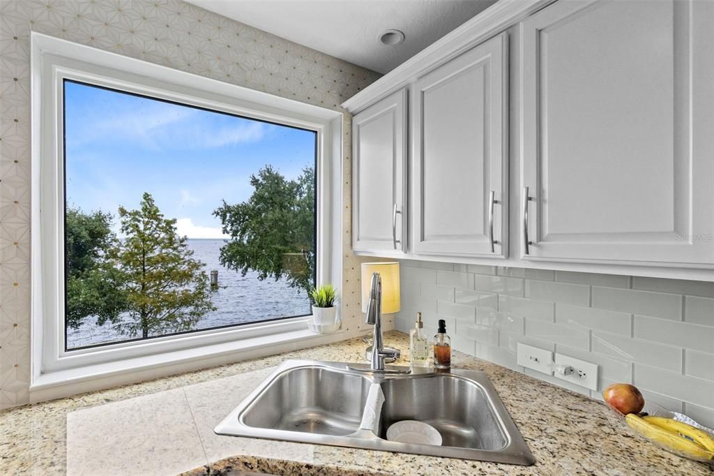 For Sale: $330,000 (1 beds, 2 baths, 1247 Square Feet)