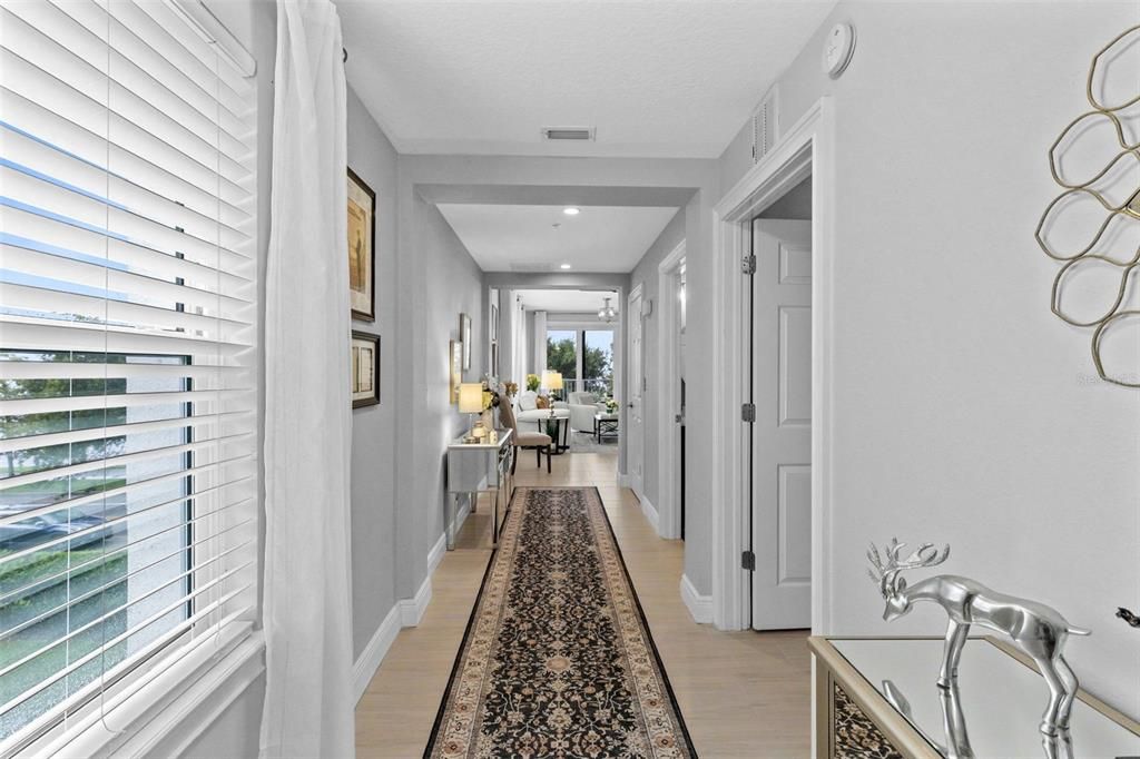 For Sale: $330,000 (1 beds, 2 baths, 1247 Square Feet)