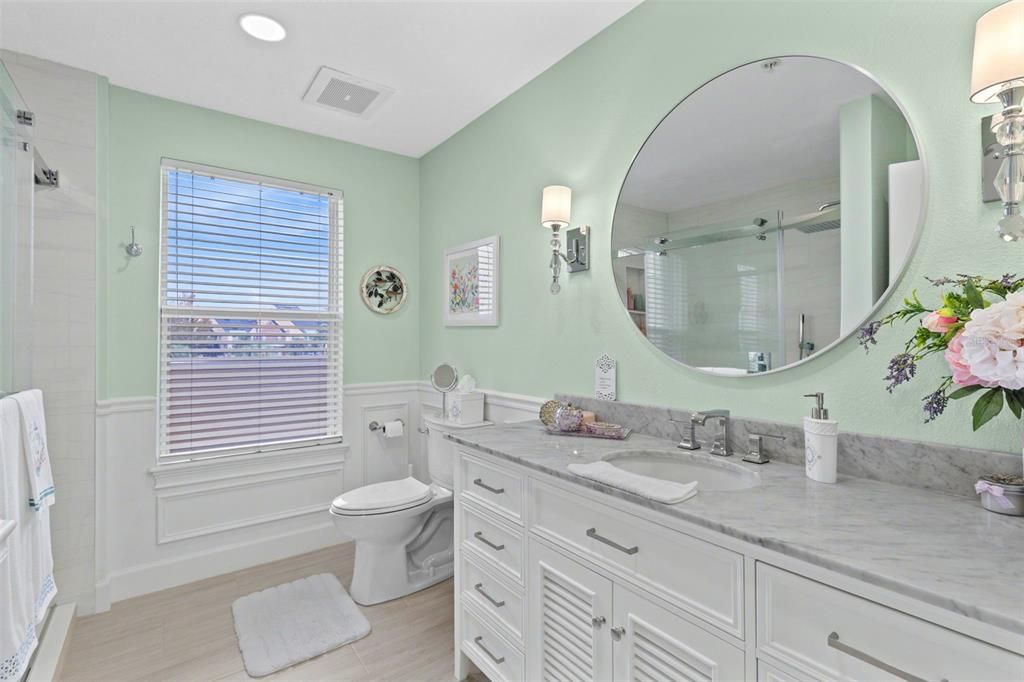 For Sale: $330,000 (1 beds, 2 baths, 1247 Square Feet)