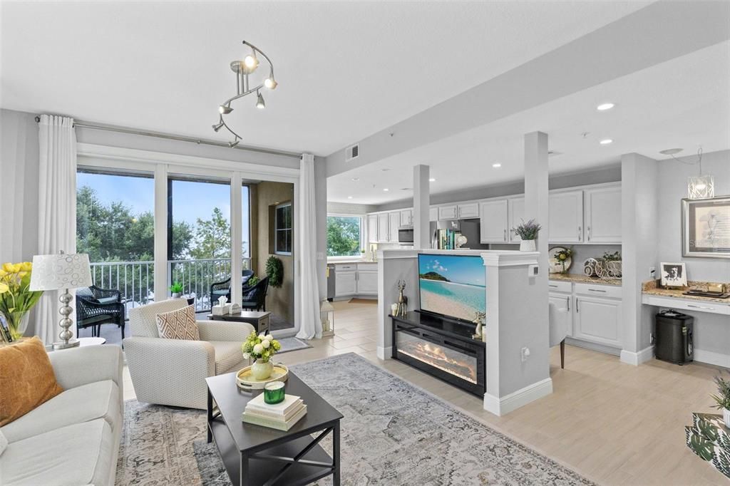 For Sale: $330,000 (1 beds, 2 baths, 1247 Square Feet)