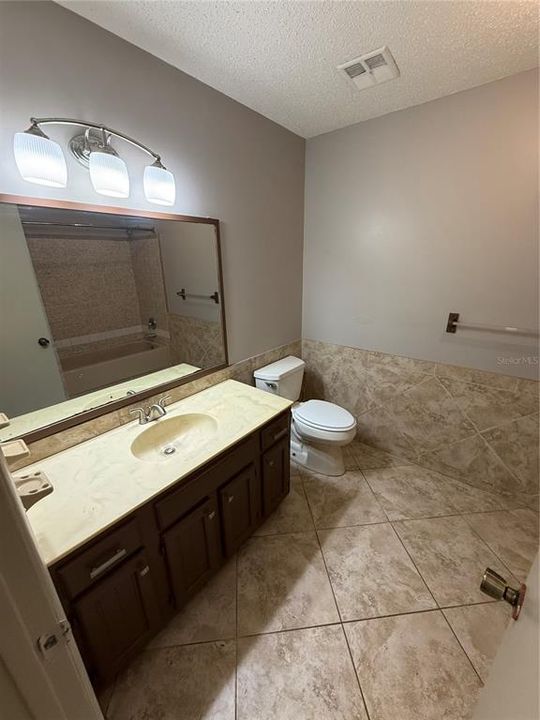 For Sale: $239,000 (3 beds, 2 baths, 1305 Square Feet)