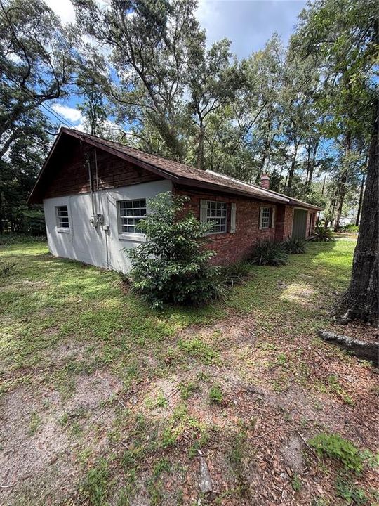 For Sale: $239,000 (3 beds, 2 baths, 1305 Square Feet)