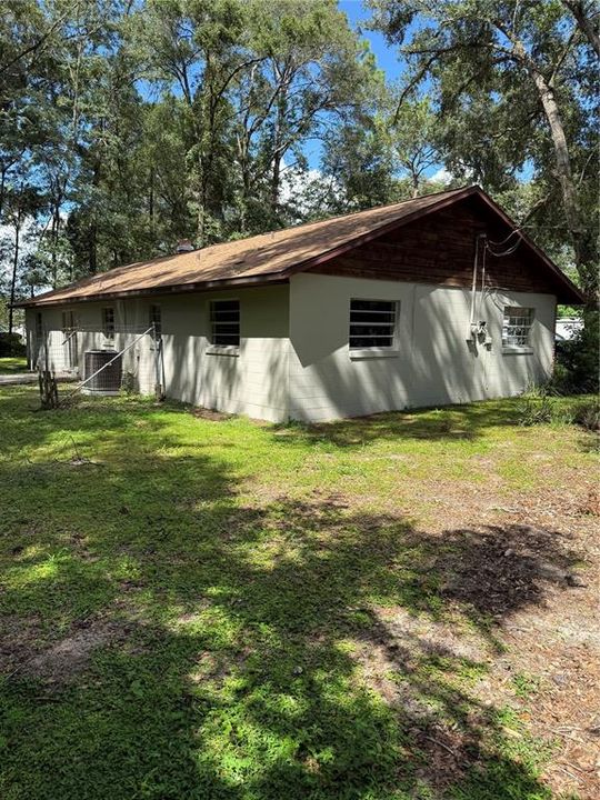 For Sale: $239,000 (3 beds, 2 baths, 1305 Square Feet)