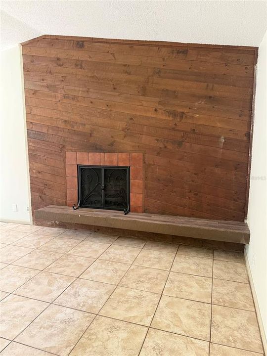 For Sale: $239,000 (3 beds, 2 baths, 1305 Square Feet)