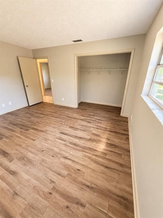 For Sale: $239,000 (3 beds, 2 baths, 1305 Square Feet)