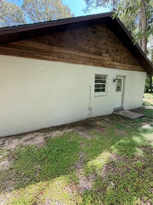 For Sale: $239,000 (3 beds, 2 baths, 1305 Square Feet)