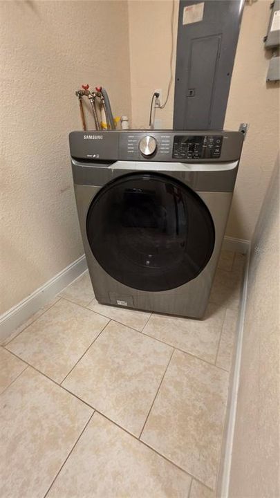 For Rent: $2,300 (3 beds, 2 baths, 1764 Square Feet)