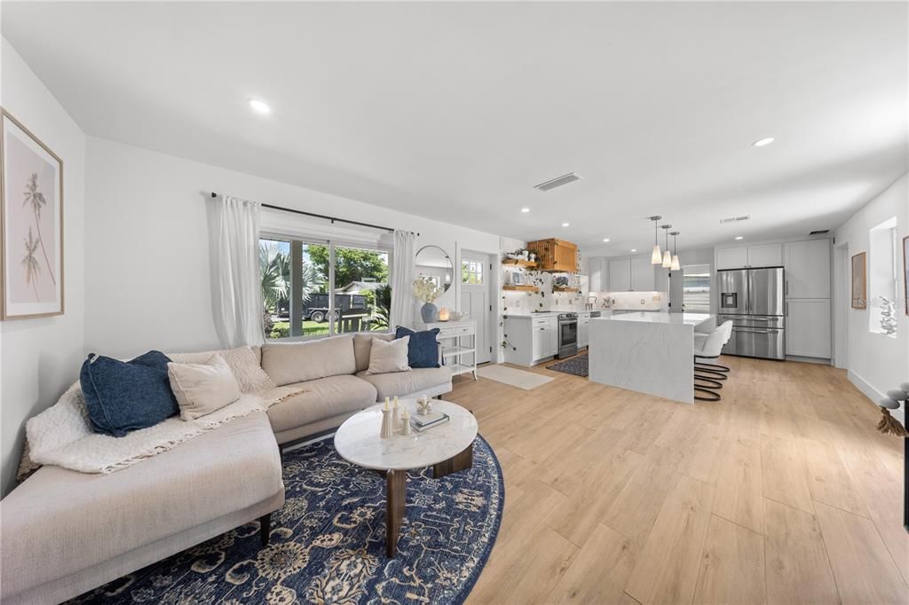 For Sale: $569,000 (3 beds, 2 baths, 1141 Square Feet)