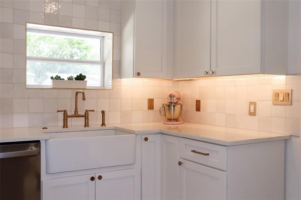 For Sale: $569,000 (3 beds, 2 baths, 1141 Square Feet)