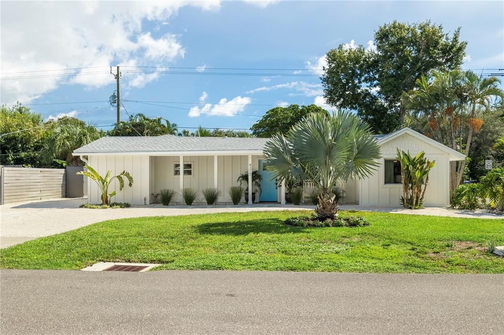 For Sale: $569,000 (3 beds, 2 baths, 1141 Square Feet)