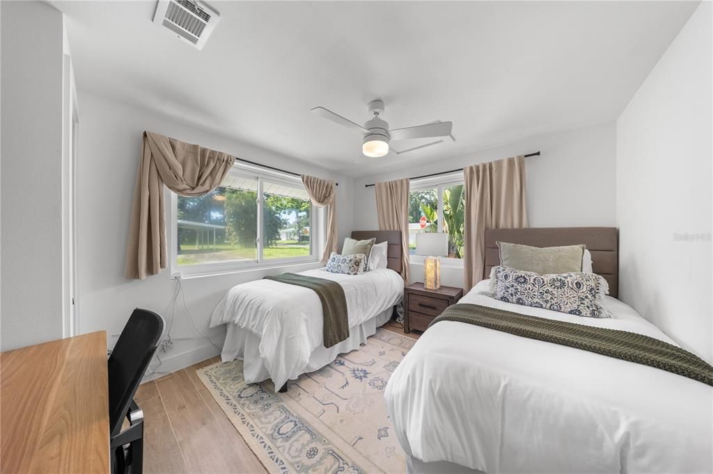 For Sale: $569,000 (3 beds, 2 baths, 1141 Square Feet)