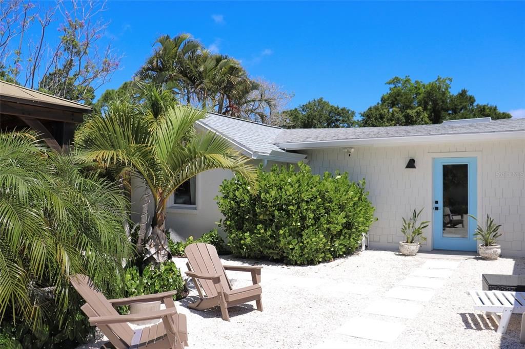For Sale: $569,000 (3 beds, 2 baths, 1141 Square Feet)