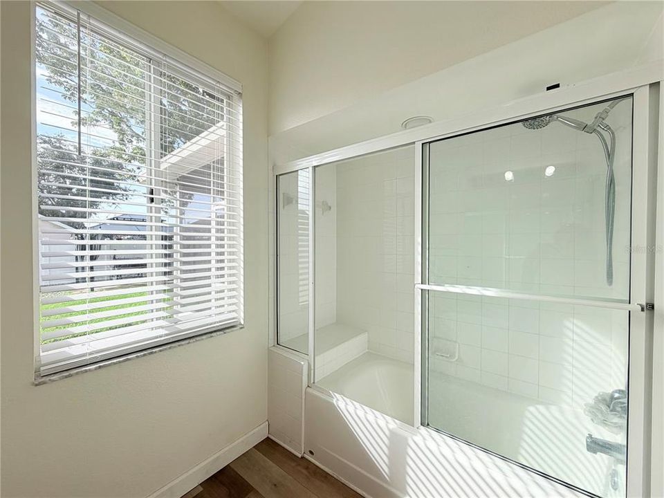 En Venta: $379,900 (3 camas, 2 baños, 1378 Pies cuadrados)