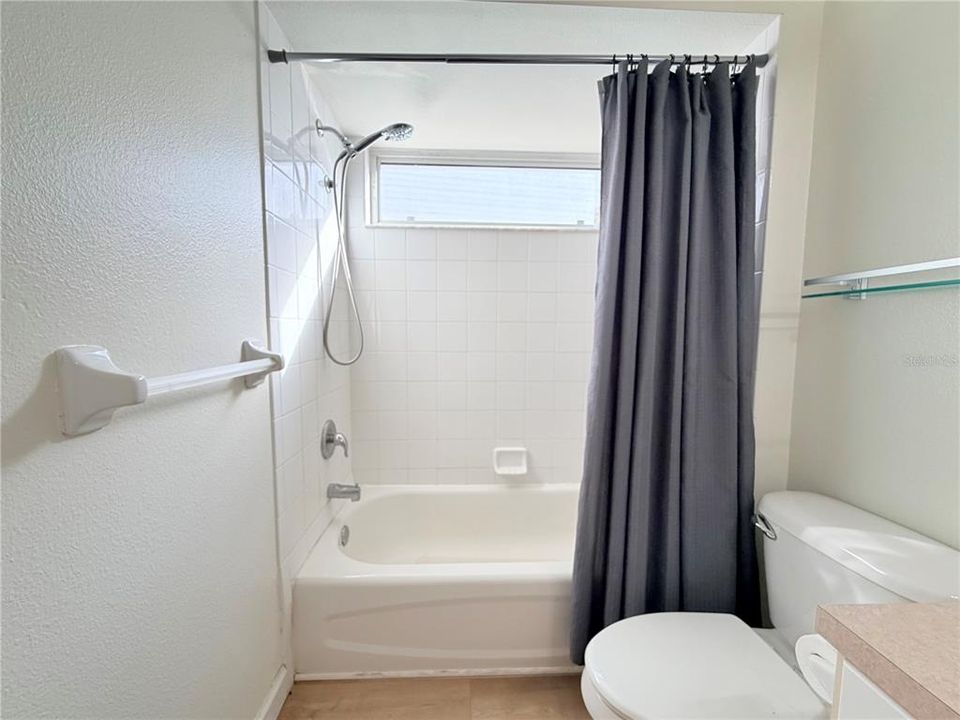 En Venta: $379,900 (3 camas, 2 baños, 1378 Pies cuadrados)
