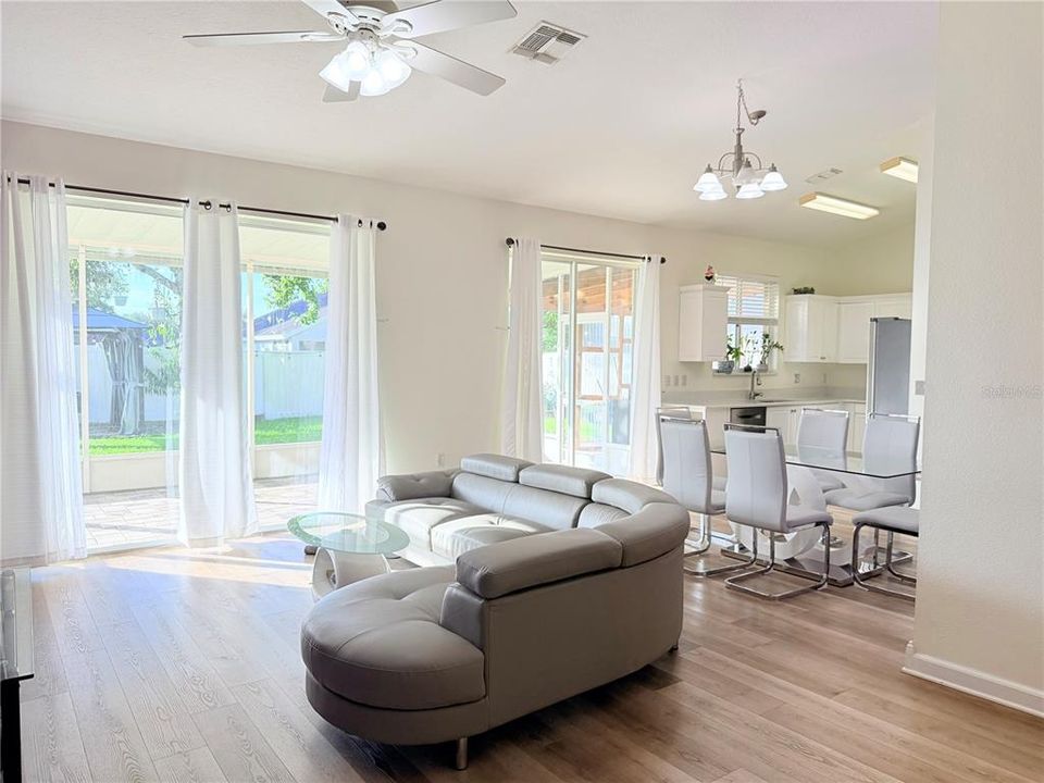 En Venta: $379,900 (3 camas, 2 baños, 1378 Pies cuadrados)