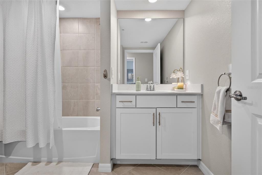 En Venta: $449,900 (3 camas, 2 baños, 1780 Pies cuadrados)