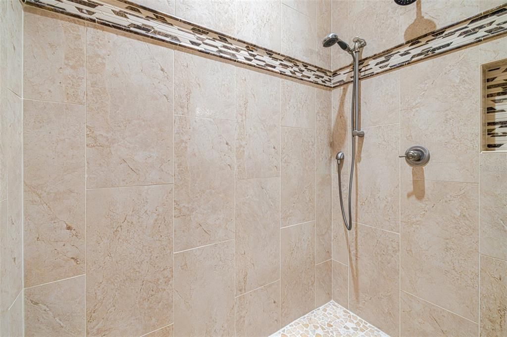 На продажу: $1,375,000 (4 спален, 4 ванн, 4148 Квадратных фут)