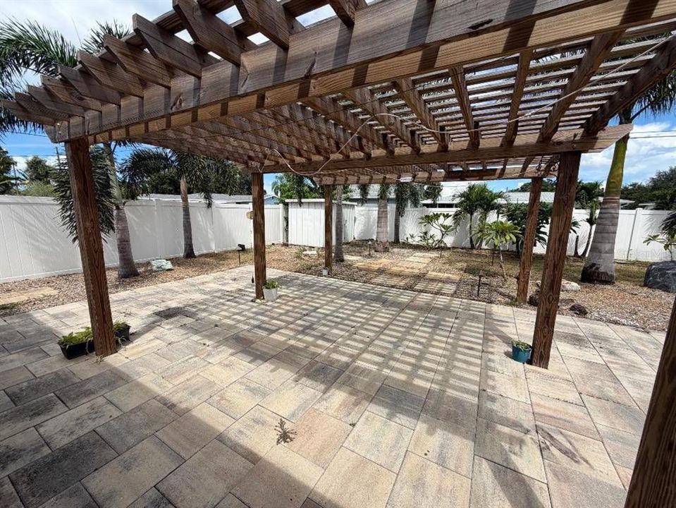 На продажу: $299,000 (2 спален, 1 ванн, 920 Квадратных фут)