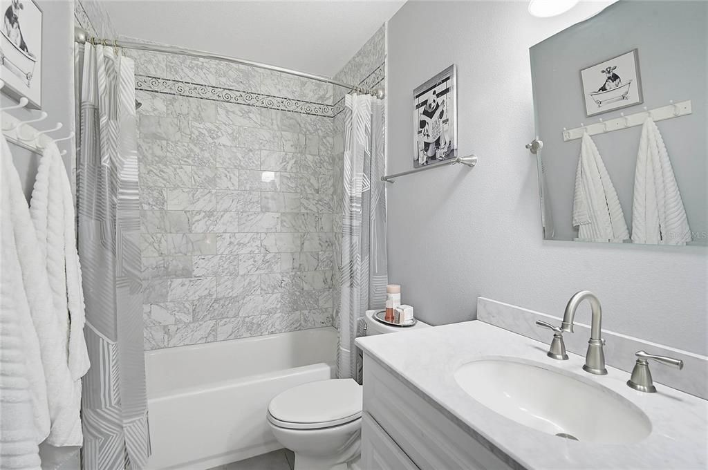 Active With Contract: $319,900 (2 beds, 2 baths, 1285 Square Feet)