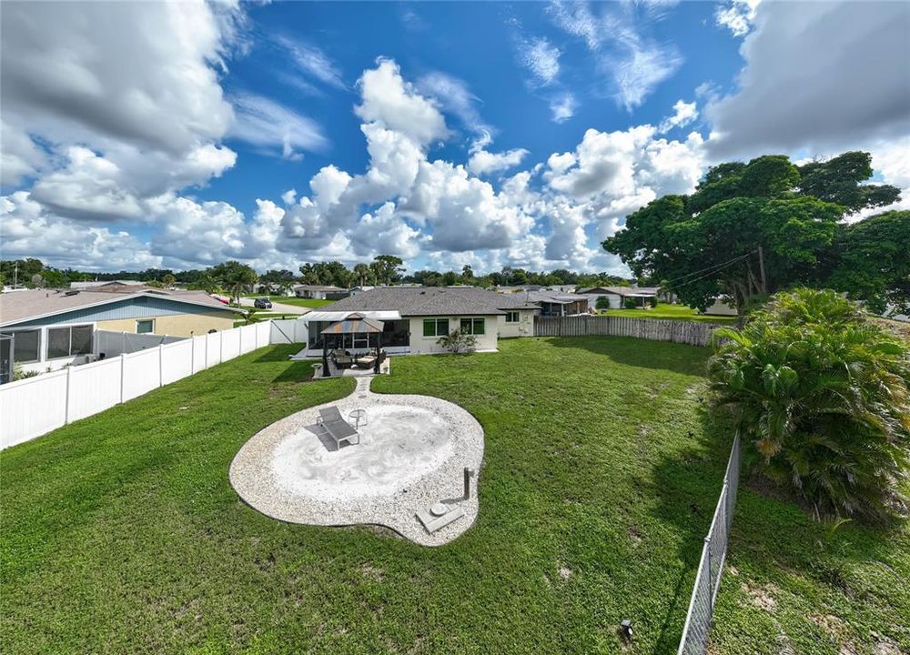 Active With Contract: $319,900 (2 beds, 2 baths, 1285 Square Feet)
