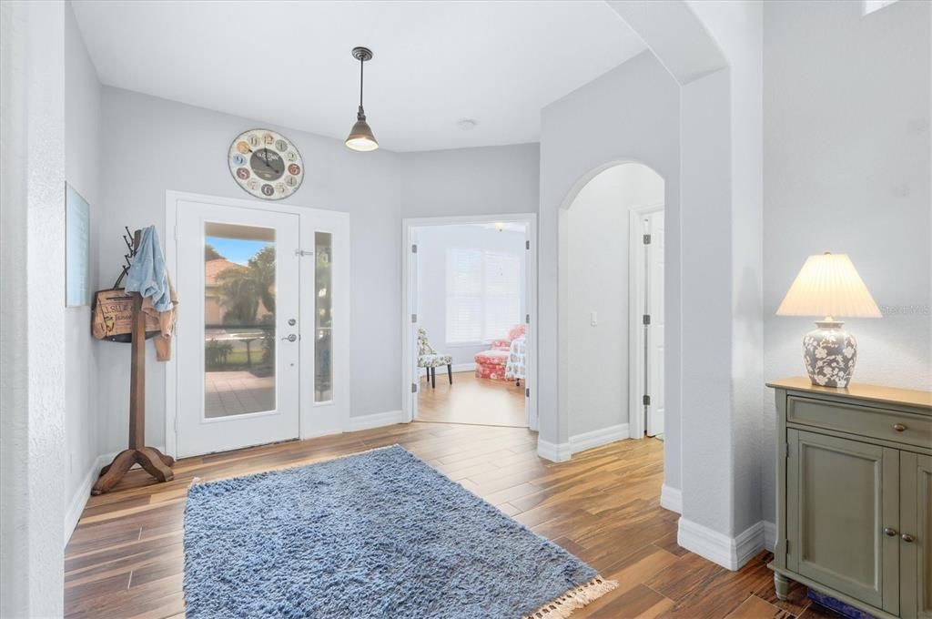 На продажу: $333,900 (3 спален, 2 ванн, 1681 Квадратных фут)