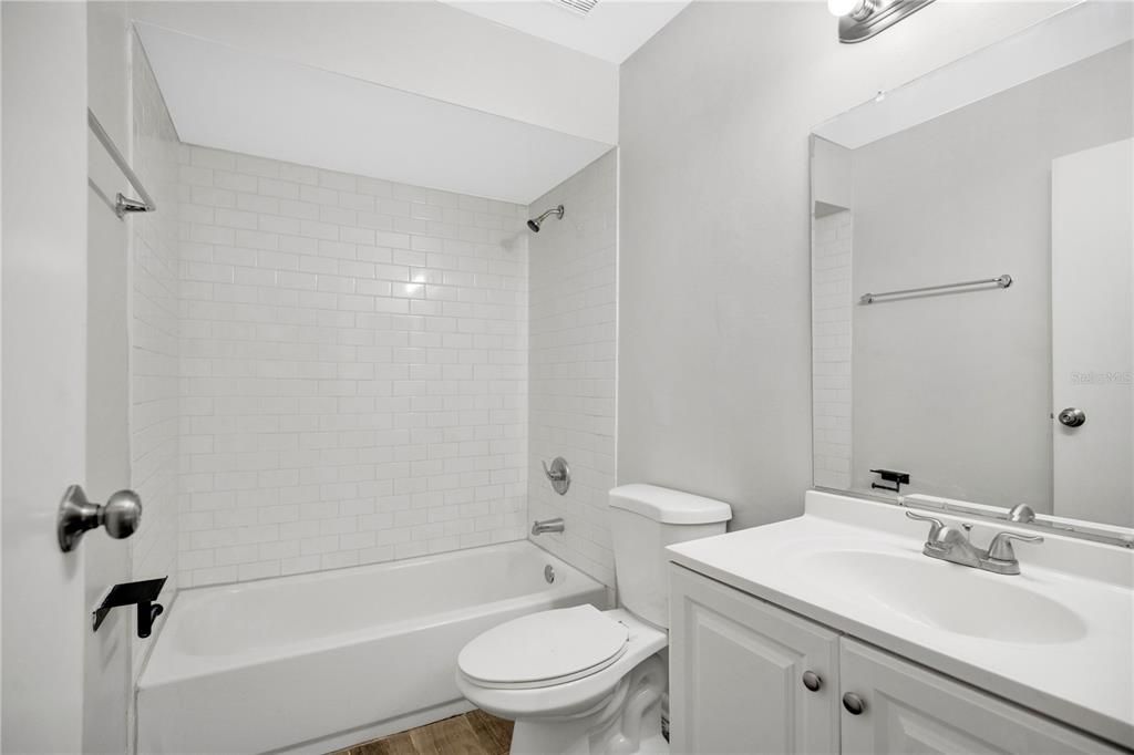 На продажу: $325,000 (3 спален, 2 ванн, 1201 Квадратных фут)