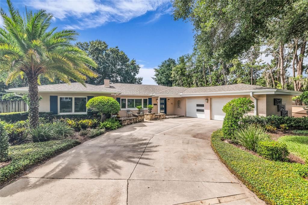 For Sale: $950,000 (3 beds, 3 baths, 2736 Square Feet)