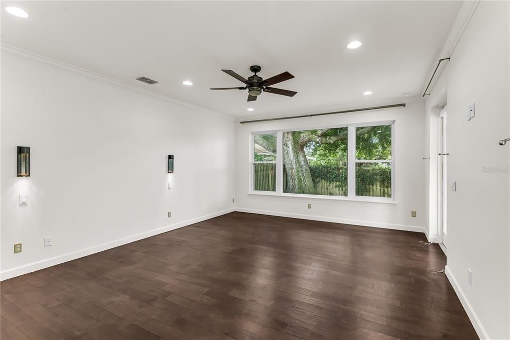 For Sale: $950,000 (3 beds, 3 baths, 2736 Square Feet)