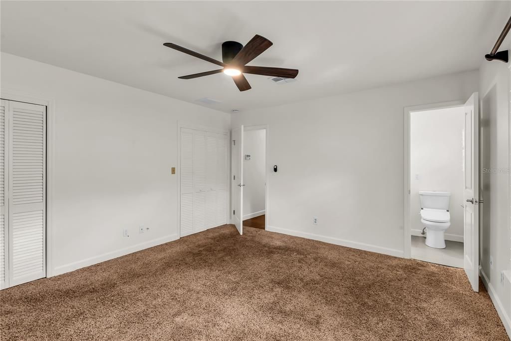 For Sale: $950,000 (3 beds, 3 baths, 2736 Square Feet)