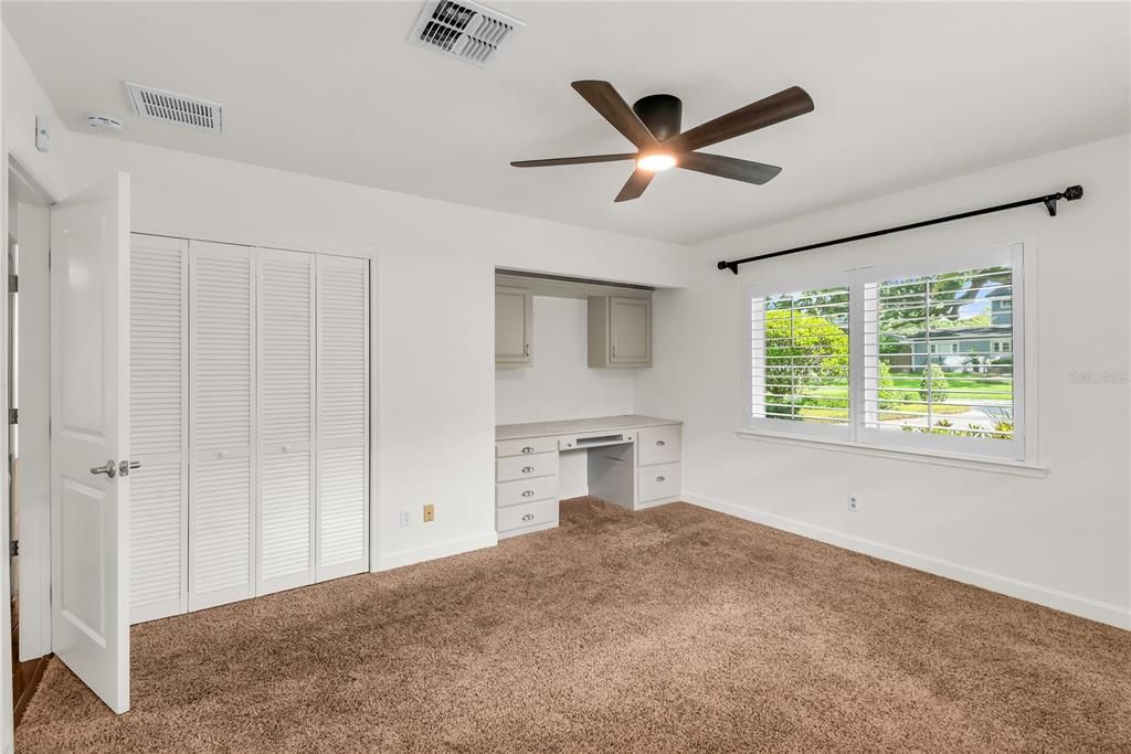 For Sale: $950,000 (3 beds, 3 baths, 2736 Square Feet)
