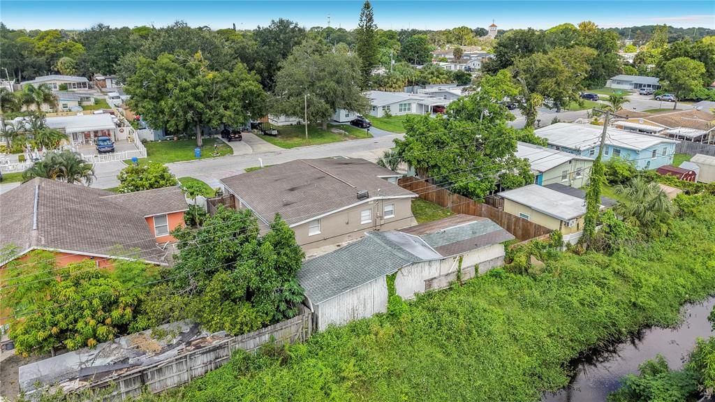 Activo con contrato: $325,000 (3 camas, 2 baños, 2378 Pies cuadrados)