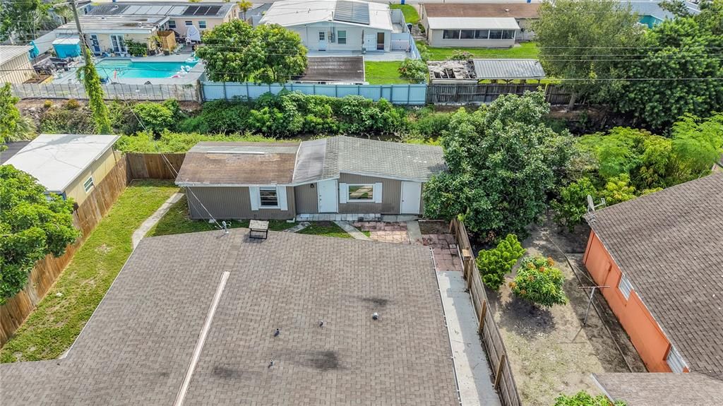 Activo con contrato: $325,000 (3 camas, 2 baños, 2378 Pies cuadrados)