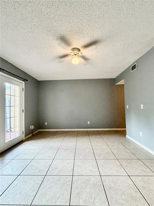 В аренду: $1,675 (2 спален, 1 ванн, 1032 Квадратных фут)