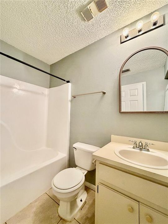 В аренду: $1,675 (2 спален, 1 ванн, 1032 Квадратных фут)