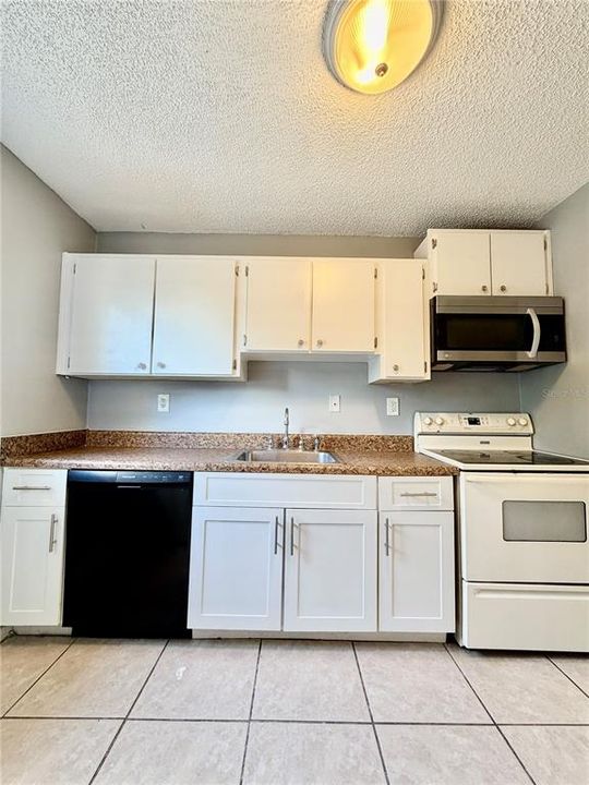 В аренду: $1,675 (2 спален, 1 ванн, 1032 Квадратных фут)