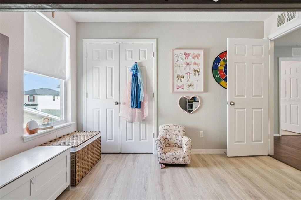 En Venta: $475,000 (4 camas, 2 baños, 2328 Pies cuadrados)