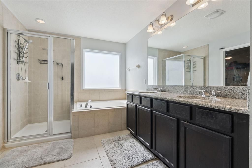 En Venta: $475,000 (4 camas, 2 baños, 2328 Pies cuadrados)