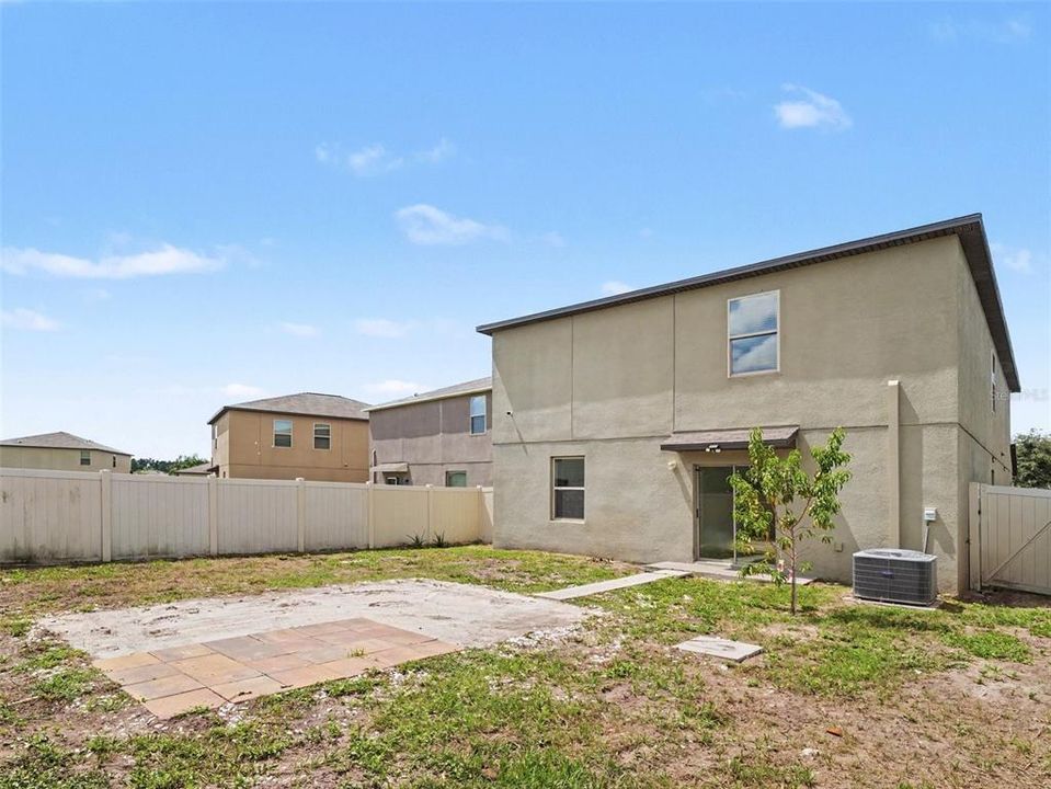 En Venta: $330,000 (5 camas, 2 baños, 2415 Pies cuadrados)