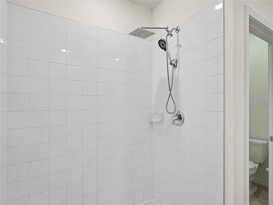 En Venta: $330,000 (5 camas, 2 baños, 2415 Pies cuadrados)