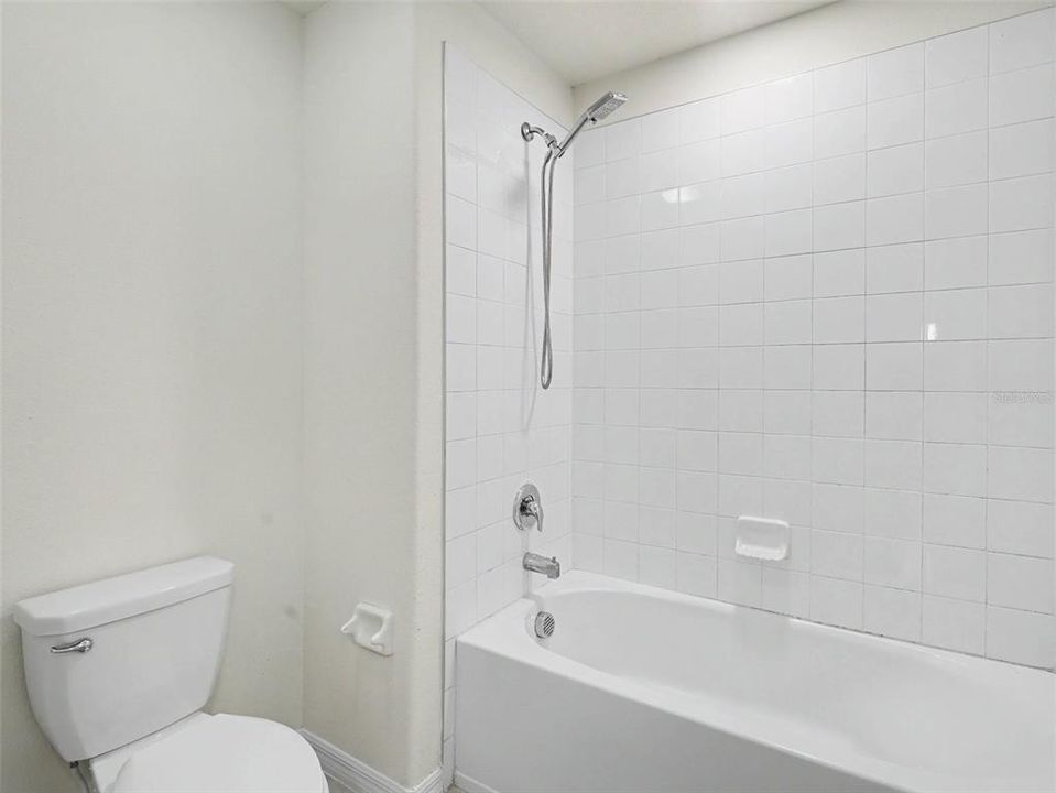 En Venta: $330,000 (5 camas, 2 baños, 2415 Pies cuadrados)