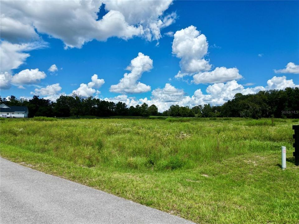 待售: $299,000 (5.24 acres)