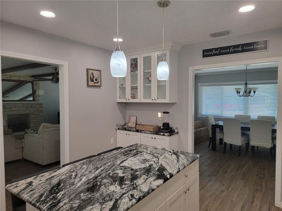 En Venta: $399,000 (3 camas, 2 baños, 1891 Pies cuadrados)