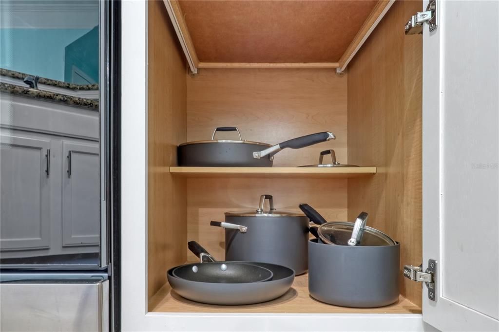 На продажу: $245,000 (2 спален, 2 ванн, 1159 Квадратных фут)