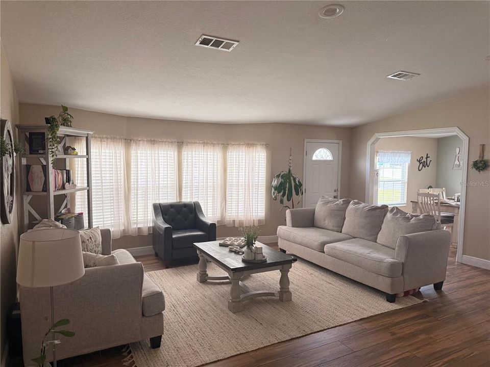 For Sale: $335,000 (4 beds, 2 baths, 2270 Square Feet)