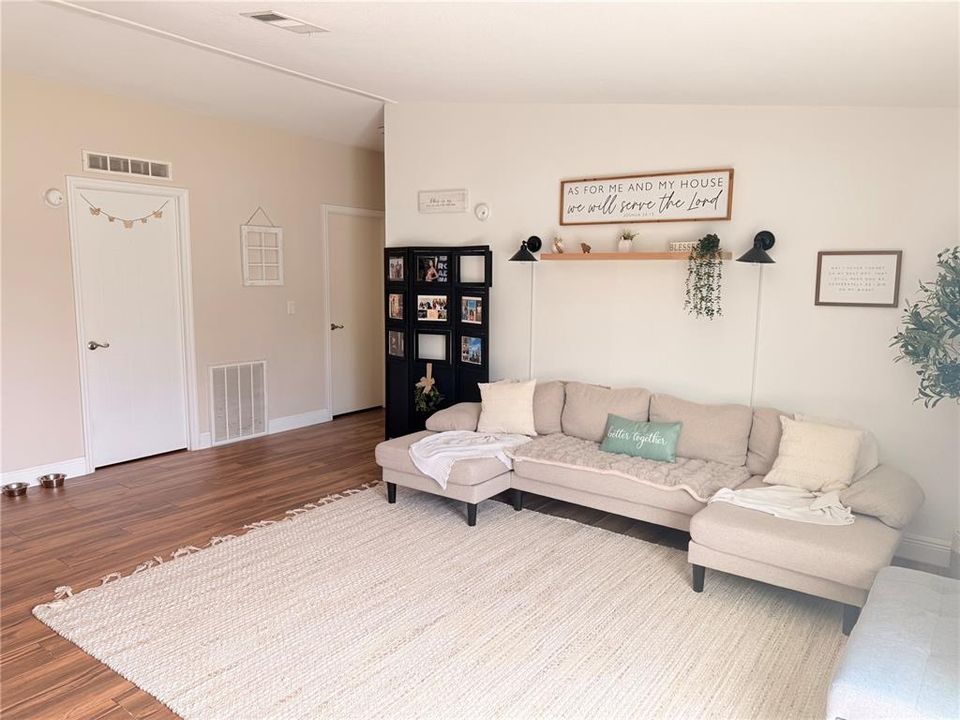 For Sale: $335,000 (4 beds, 2 baths, 2270 Square Feet)
