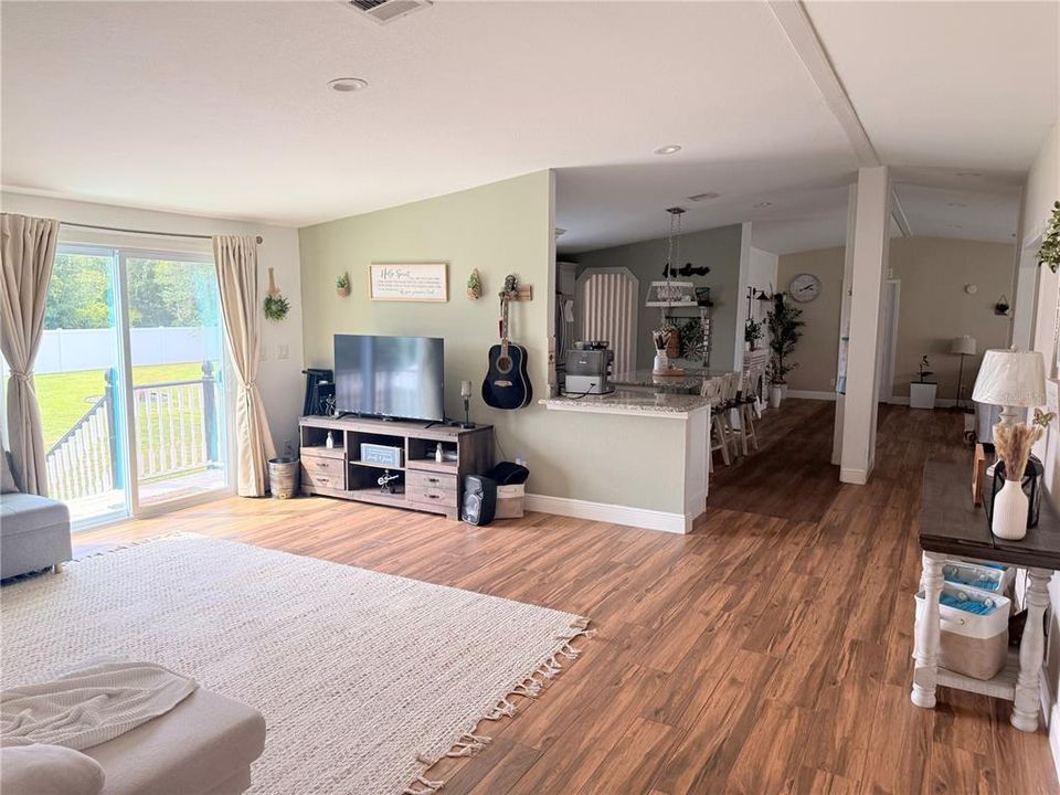 For Sale: $335,000 (4 beds, 2 baths, 2270 Square Feet)