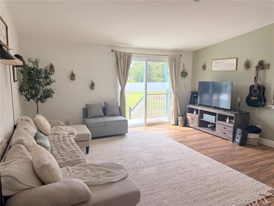 For Sale: $335,000 (4 beds, 2 baths, 2270 Square Feet)
