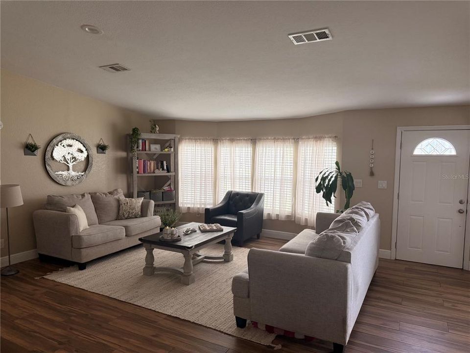 For Sale: $335,000 (4 beds, 2 baths, 2270 Square Feet)
