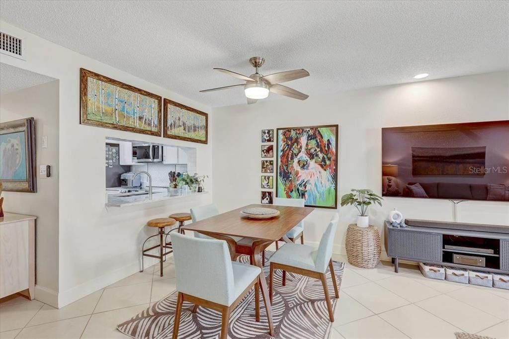 En Venta: $266,000 (2 camas, 2 baños, 1115 Pies cuadrados)